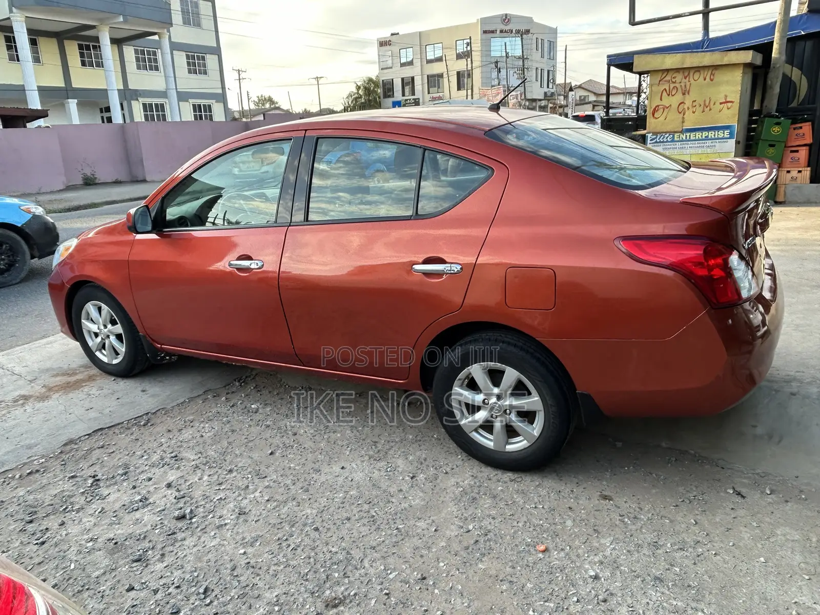 Nissan Versa 2014 Gold