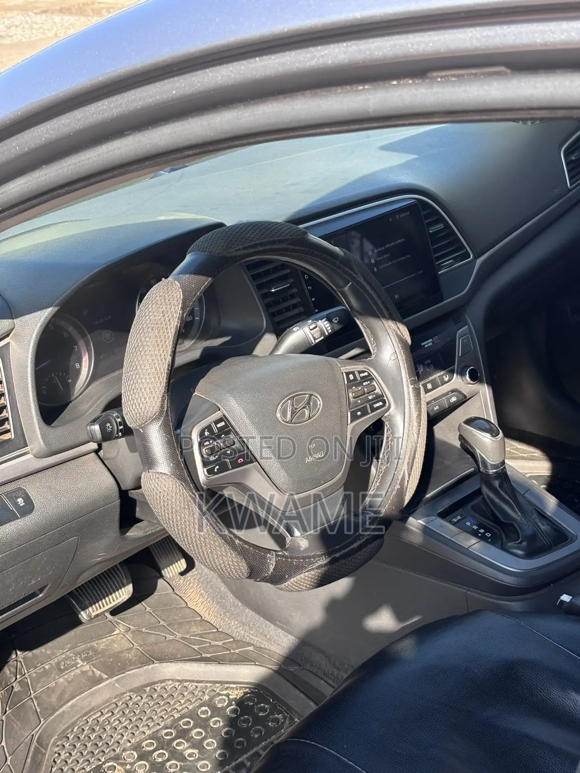 Hyundai Elantra Limited Sedan FWD (2.0L 4cyl 6A) 2017 Gray