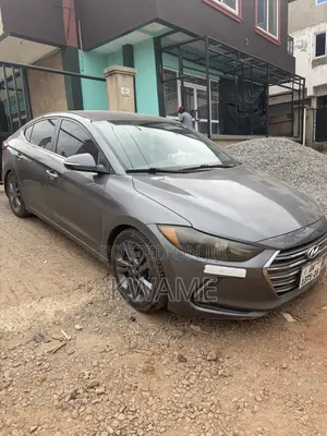 Hyundai Elantra Limited Sedan FWD (2.0L 4cyl 6A) 2017 Gray