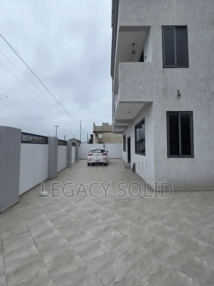3bdrm Townhouse / Terrace in Legacy Solid Real, Celsbridge Area