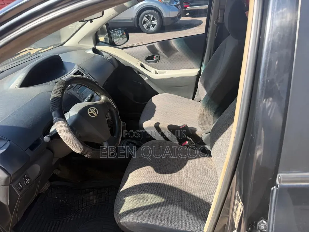 Toyota Yaris 2010 Black