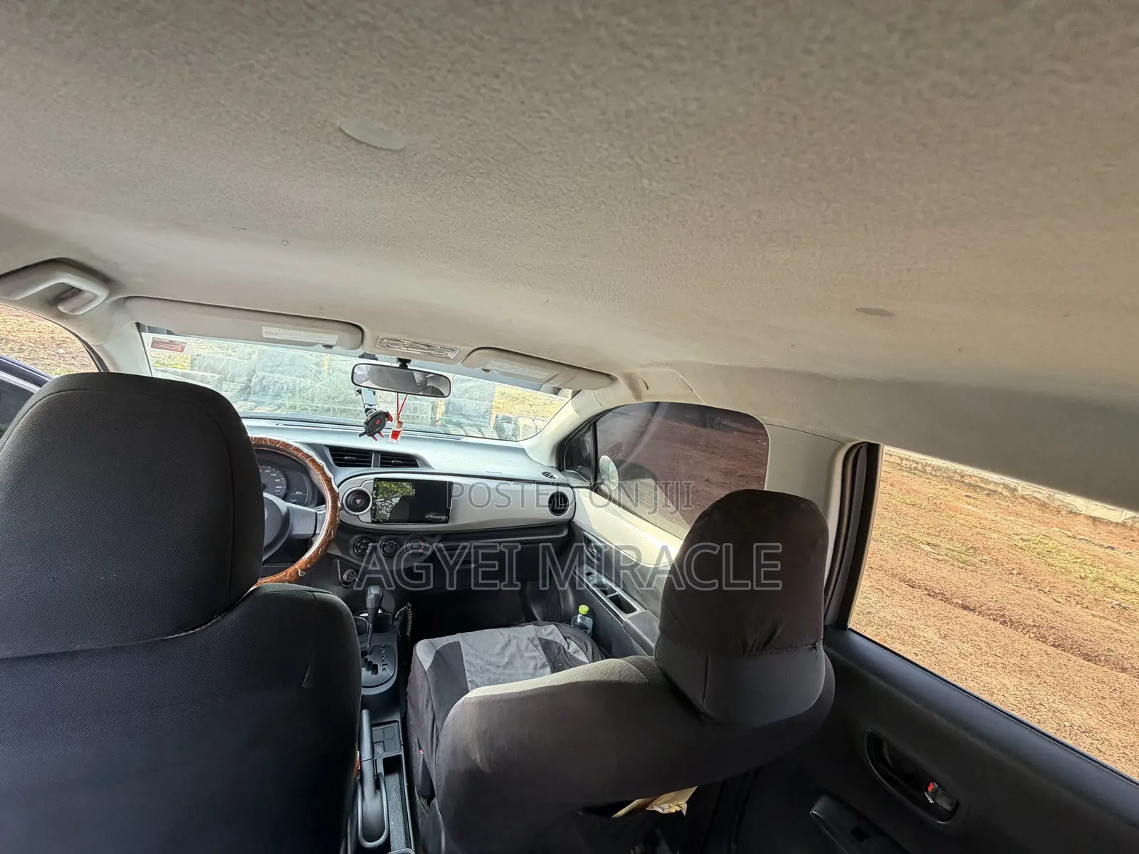 Toyota Vitz 2011 Silver