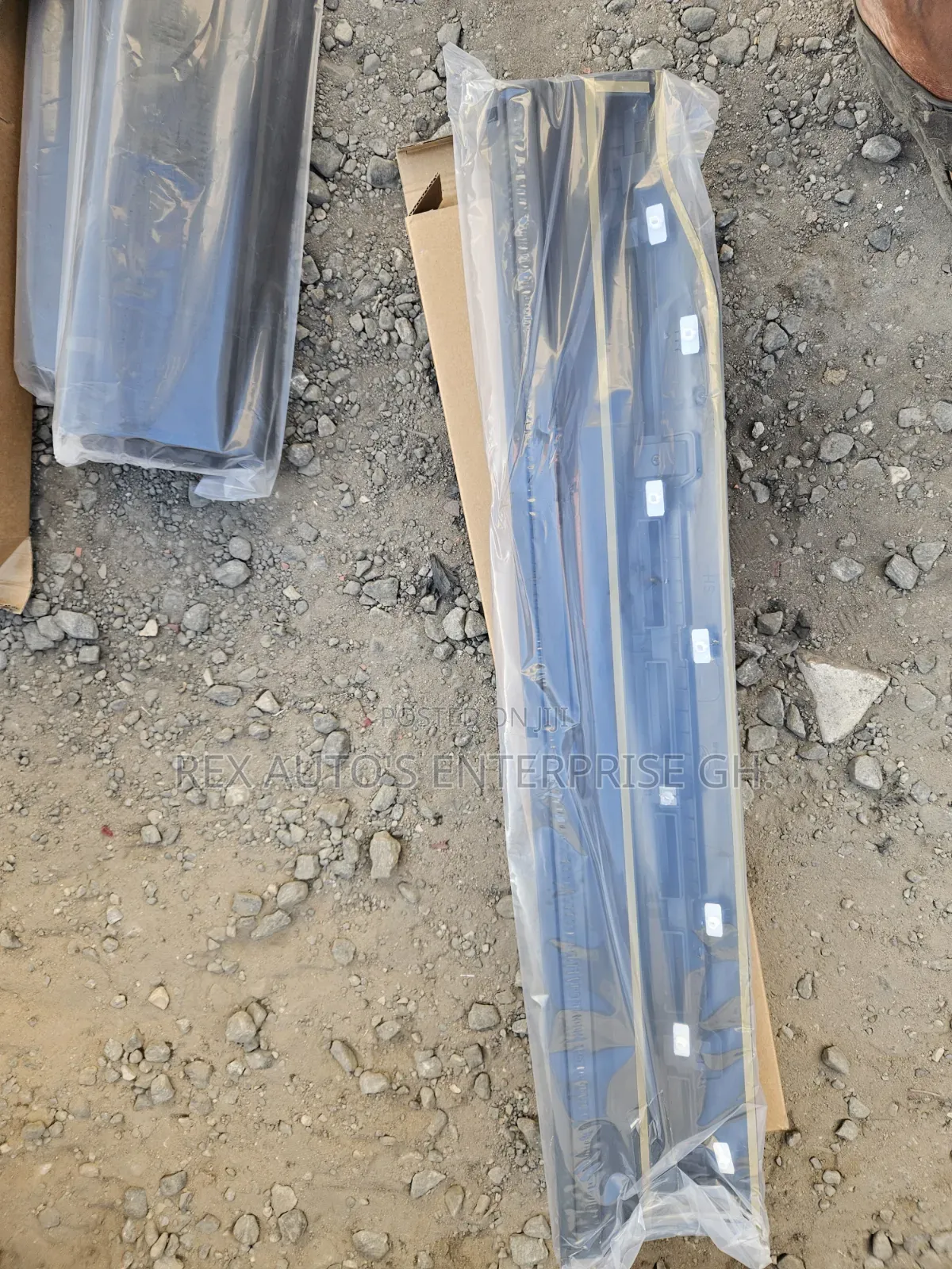 CRV 2023-2025 Front Door Moulding