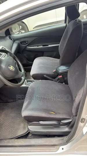 Toyota Yaris 2009 Silver