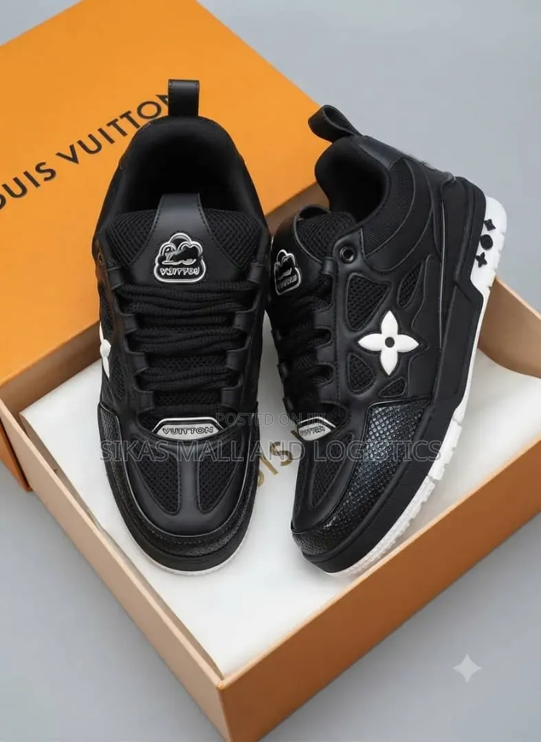 Nike Black Sneaker