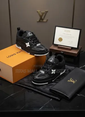 Nike Black Sneaker