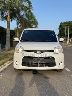 Toyota Sienta 1.5 FWD 2013 White