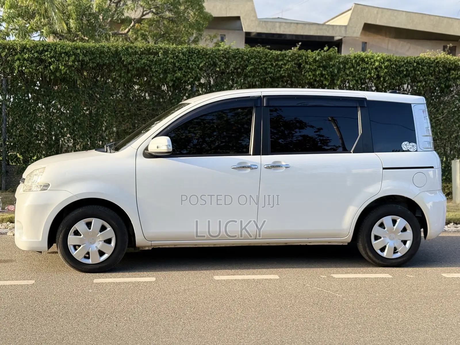 Toyota Sienta 1.5 FWD 2013 White