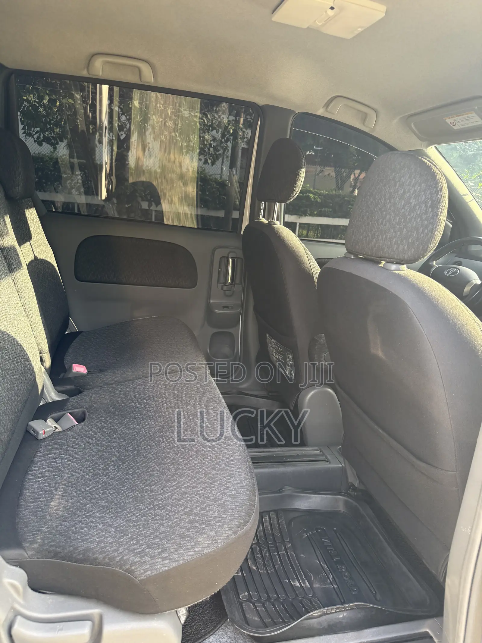 Toyota Sienta 1.5 FWD 2013 White