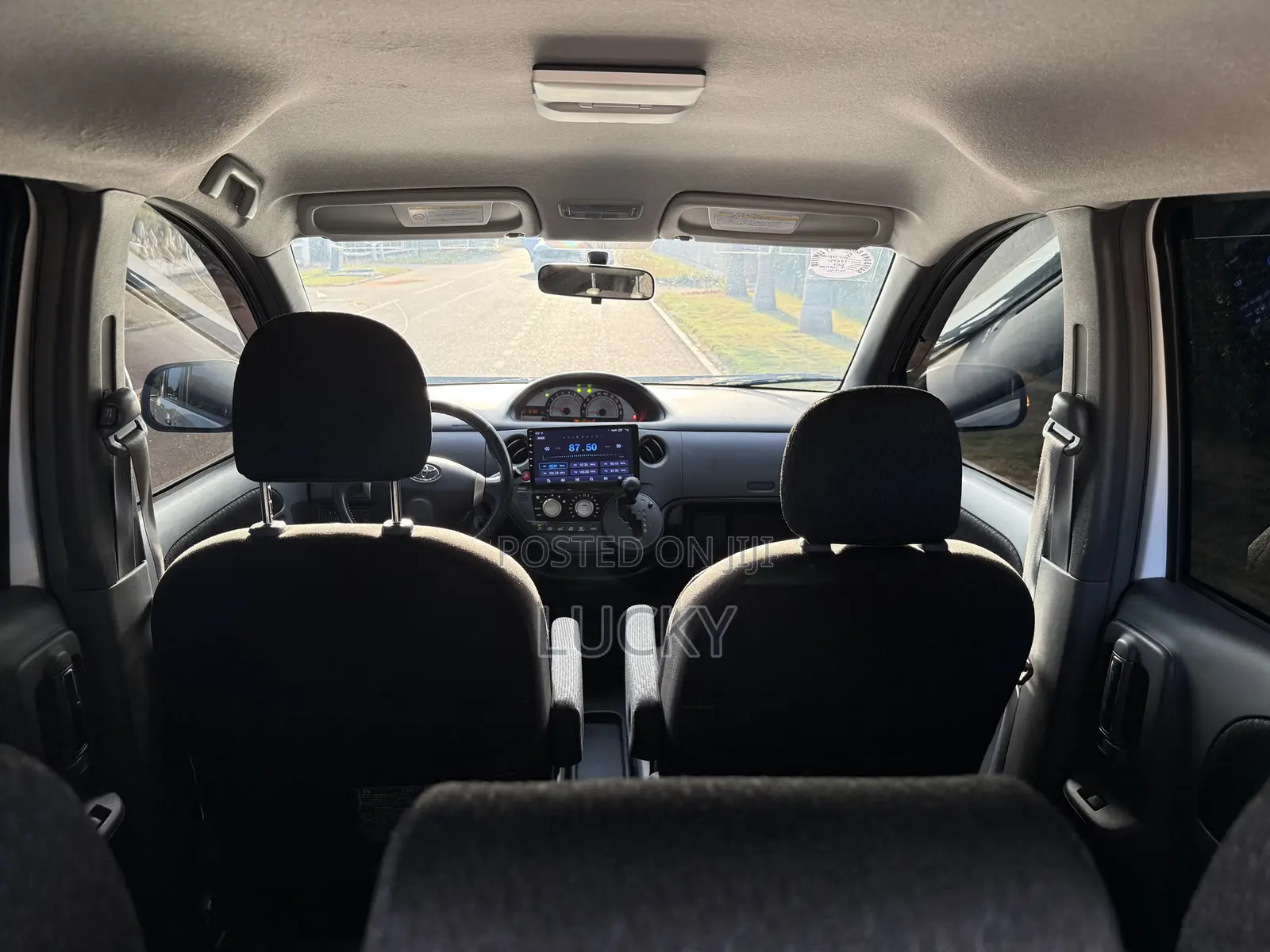 Toyota Sienta 1.5 FWD 2013 White