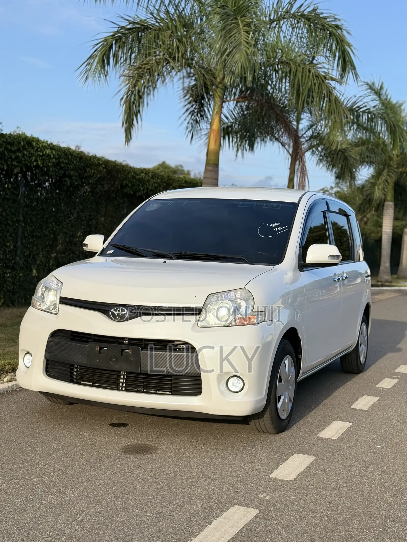 Toyota Sienta 1.5 FWD 2013 White