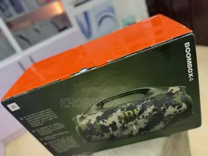 JBL BoomBox 4