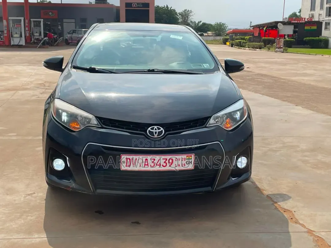 Toyota Corolla 2016 Black