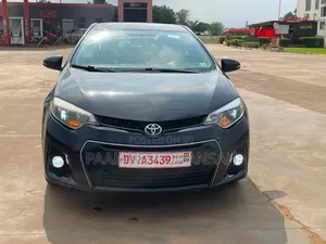 Toyota Corolla 2016 Black