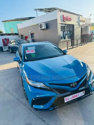 Toyota Camry SE 2023 Blue
