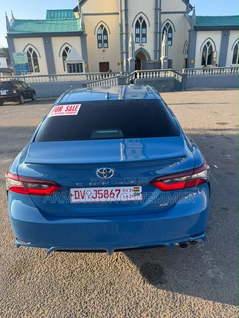 Toyota Camry SE 2023 Blue