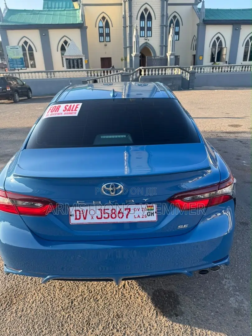 Toyota Camry SE 2023 Blue