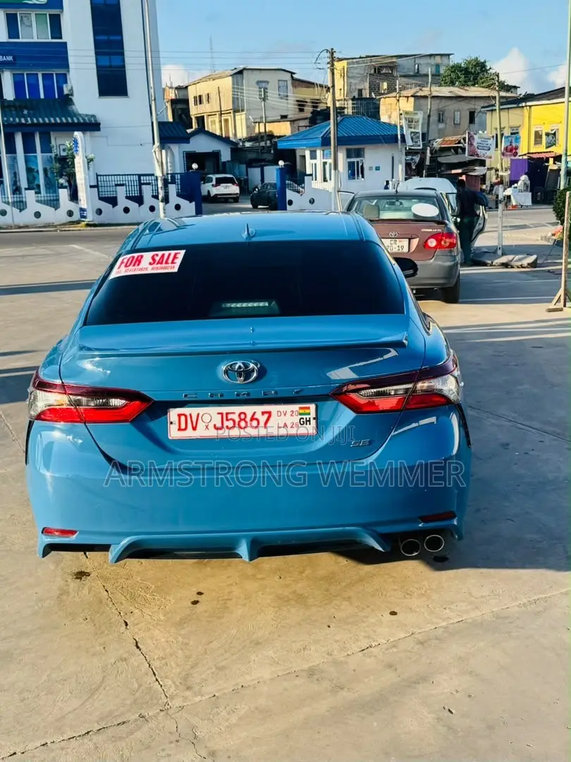 Toyota Camry SE 2023 Blue