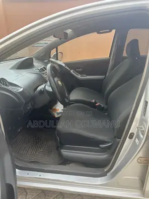 Toyota Vitz 1.3 AWD 5dr 2009 Silver
