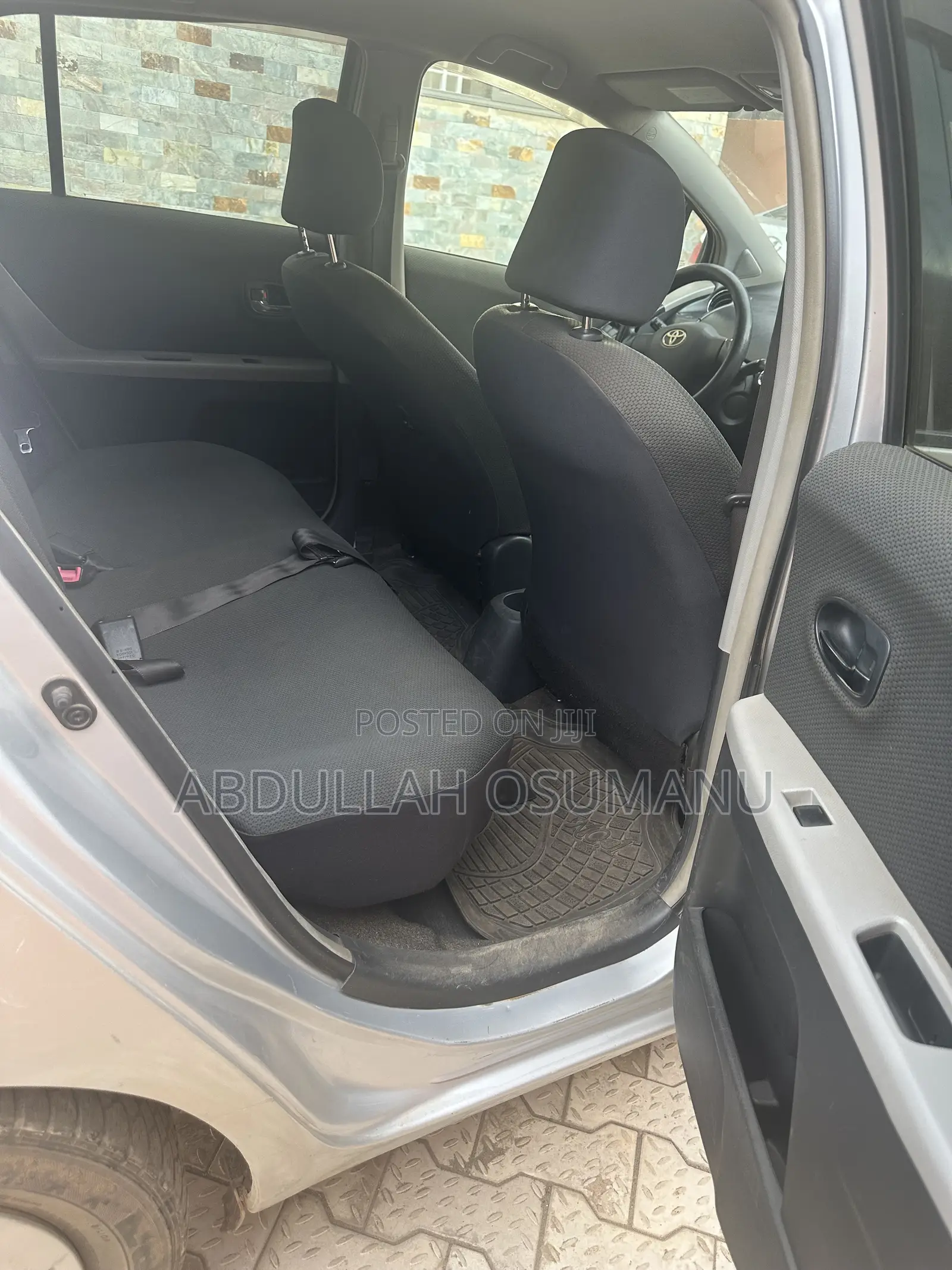 Toyota Vitz 1.3 AWD 5dr 2009 Silver