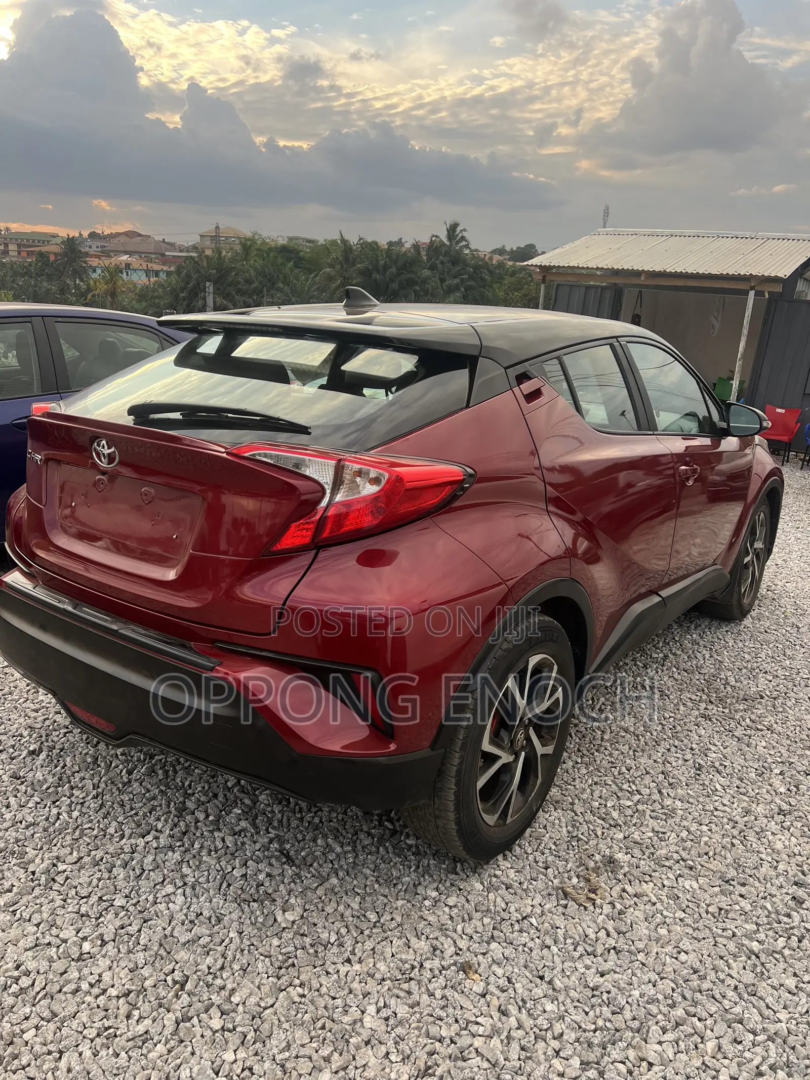 Toyota C-HR XLE FWD Sport Utility (2.0L 4cyl 2AM) 2018 Red