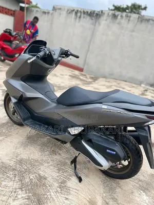 Honda 2025 Gray