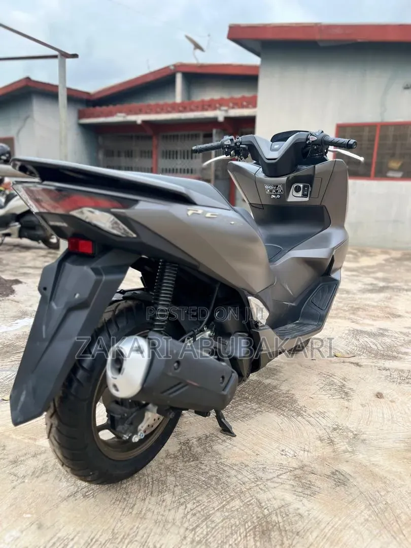 Honda 2025 Gray