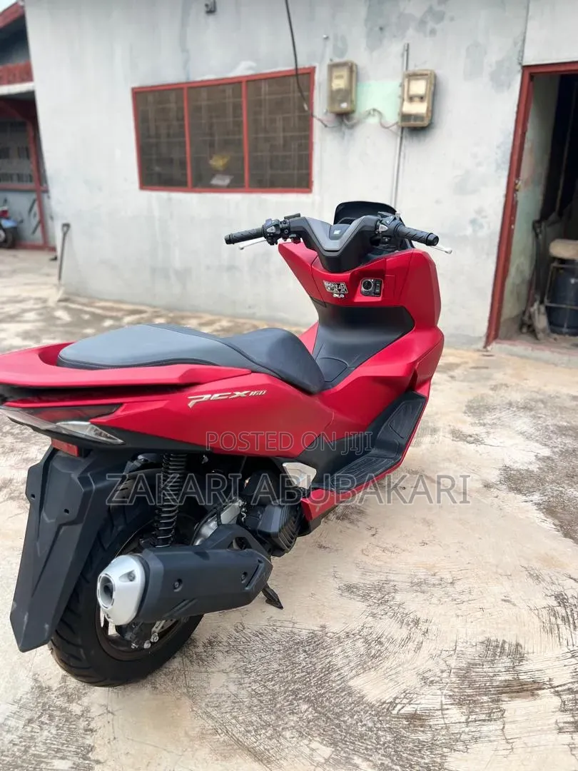 Honda 2025 Red