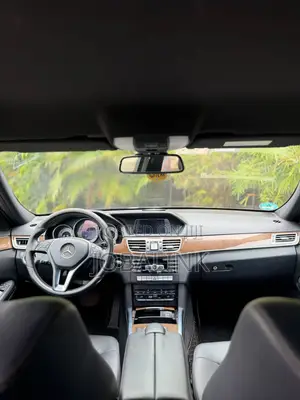 Mercedes-Benz E220 2016 Black