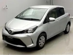 Toyota Vitz 1.3 FWD 5dr 2015 Silver
