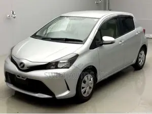 Toyota Vitz 1.3 FWD 5dr 2015 Silver