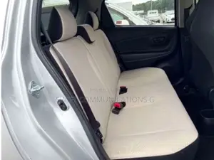 Toyota Vitz 1.3 FWD 5dr 2015 Silver