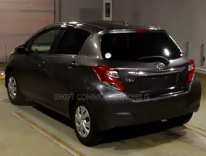 Toyota Vitz 1.3 FWD 5dr 2015 Gray