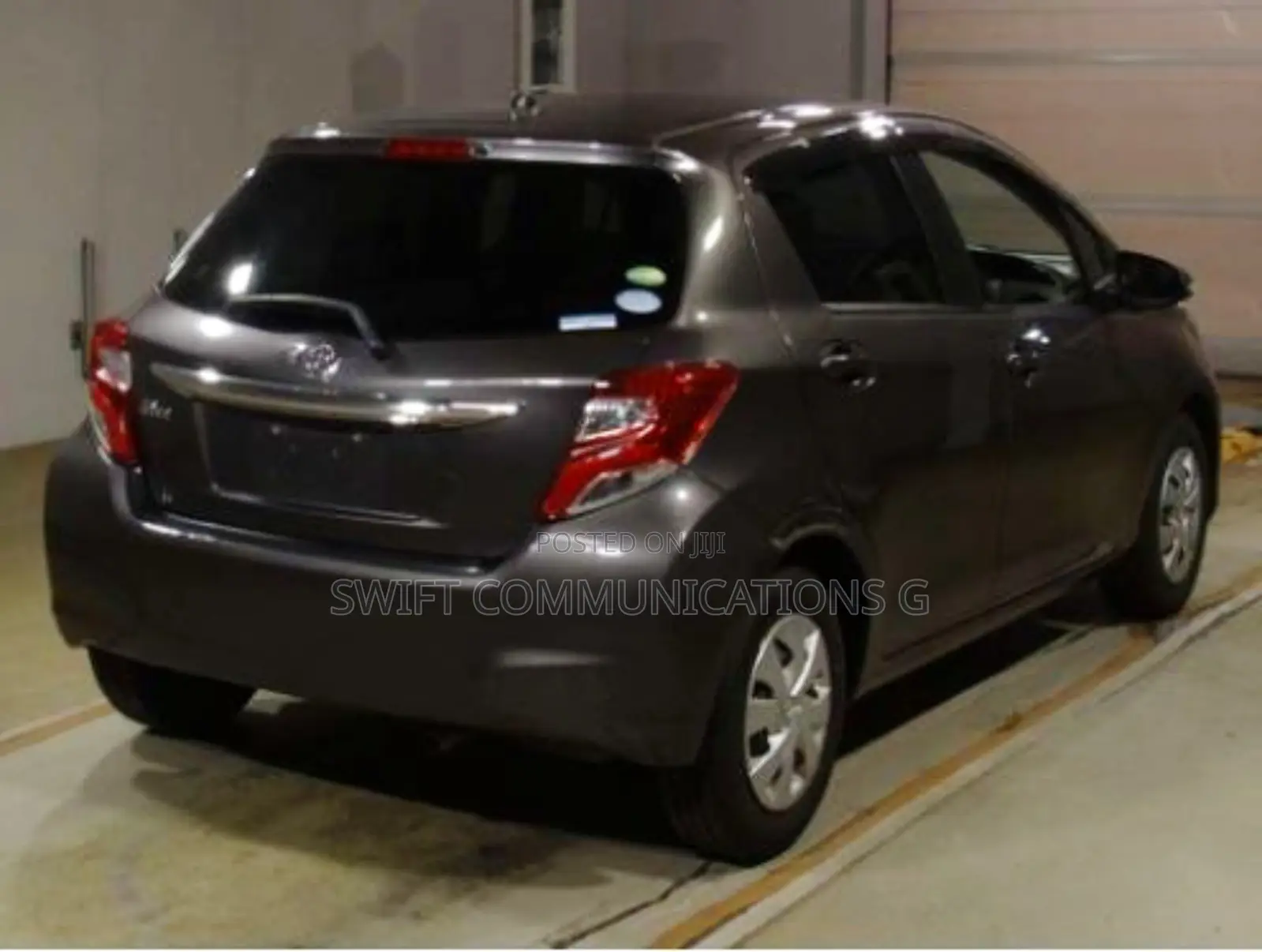 Toyota Vitz 1.3 FWD 5dr 2015 Gray