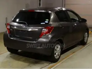 Toyota Vitz 1.3 FWD 5dr 2015 Gray