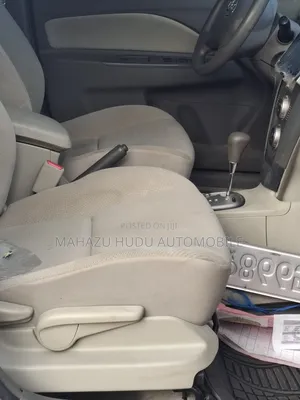 Toyota Belta 2010 Silver