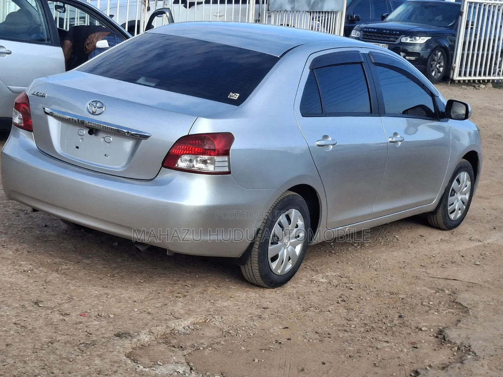 Toyota Belta 2010 Silver