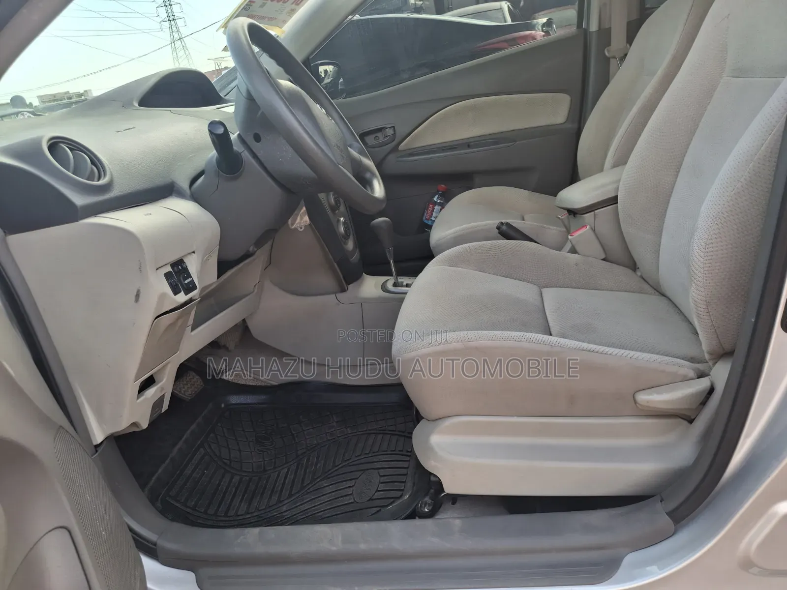 Toyota Belta 2010 Silver