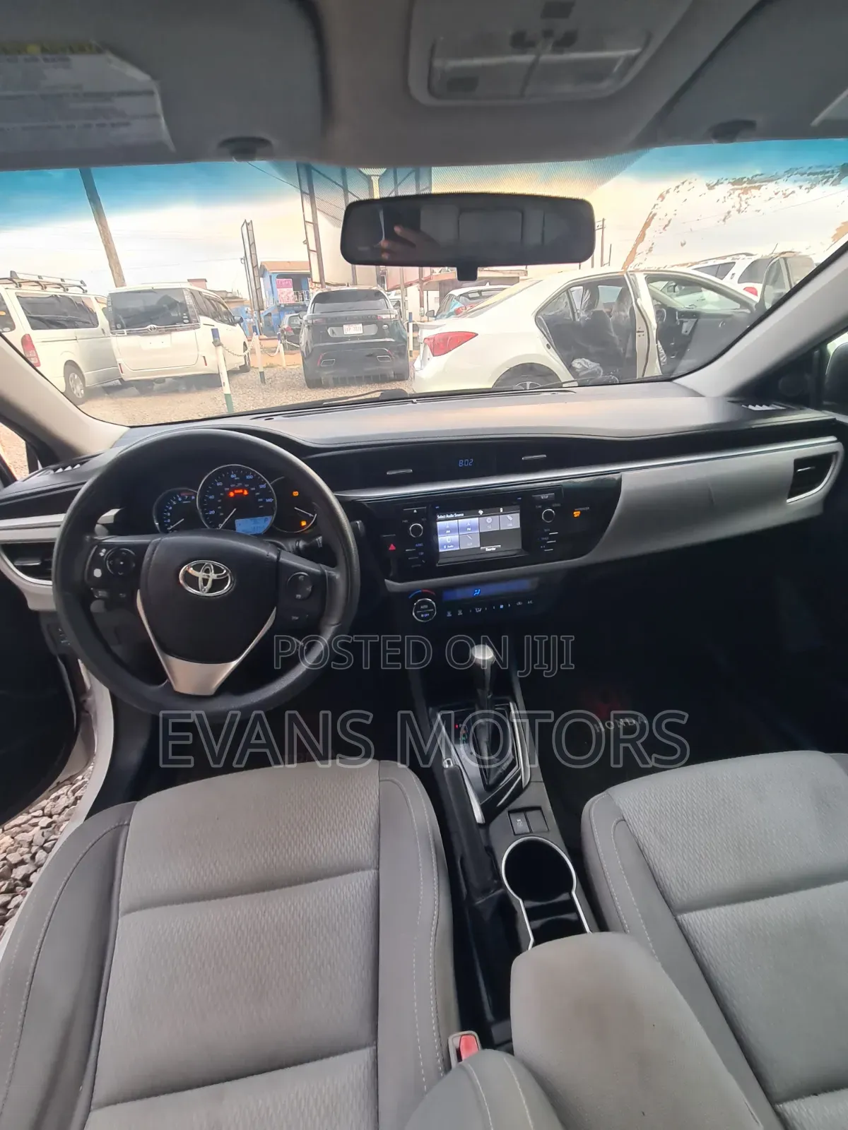 Toyota Corolla LE 4dr Sedan (1.8L 4cyl CVT) 2016 White