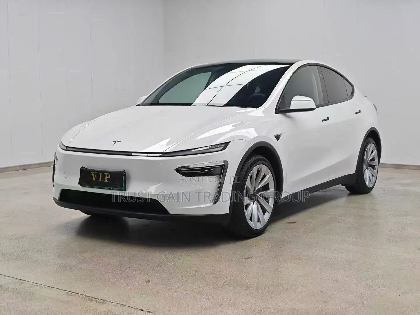 Tesla Model Y 2025 White