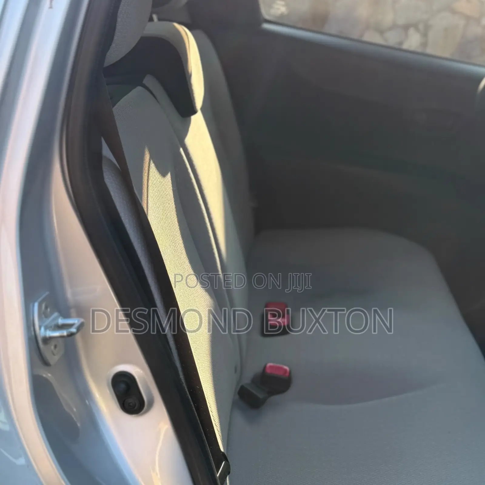 Toyota Vitz 1.3 AWD 3dr 2012 Gray
