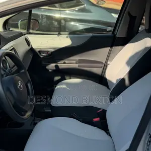 Toyota Vitz 1.3 AWD 3dr 2012 Gray