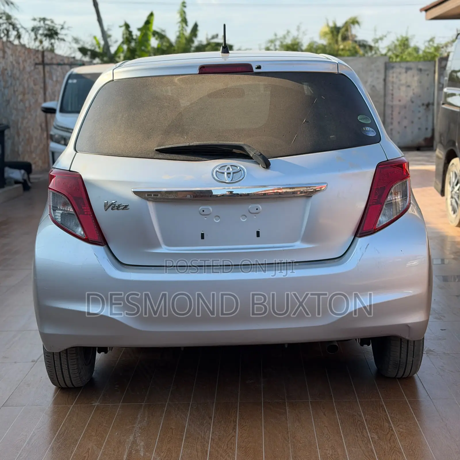 Toyota Vitz 1.3 AWD 3dr 2012 Gray