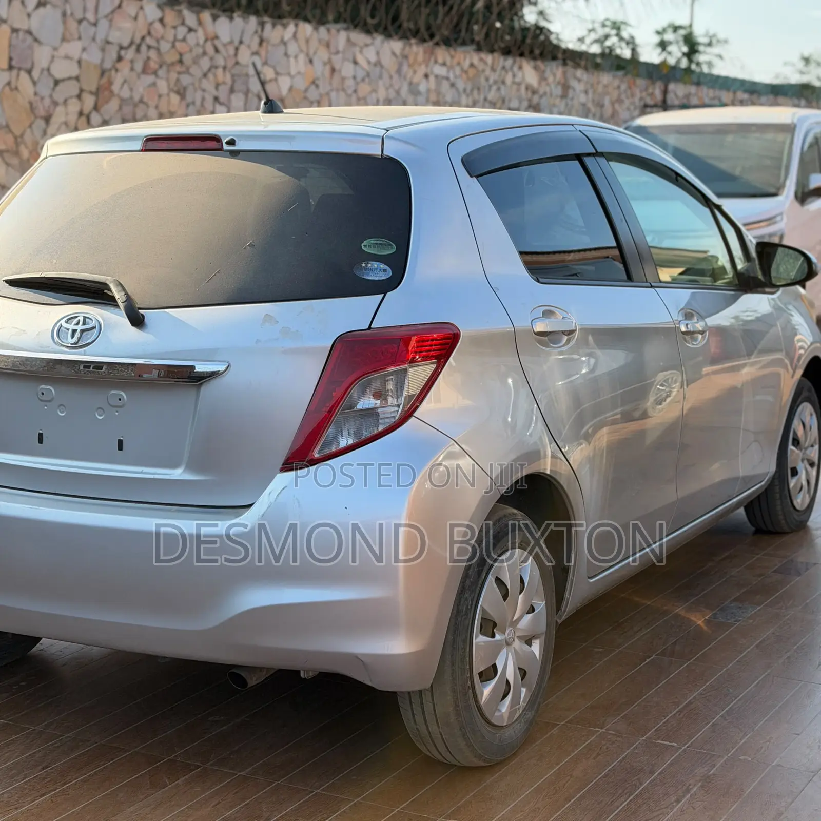 Toyota Vitz 1.3 AWD 3dr 2012 Gray