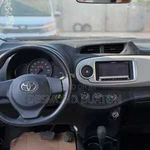 Toyota Vitz 1.3 AWD 3dr 2012 Gray
