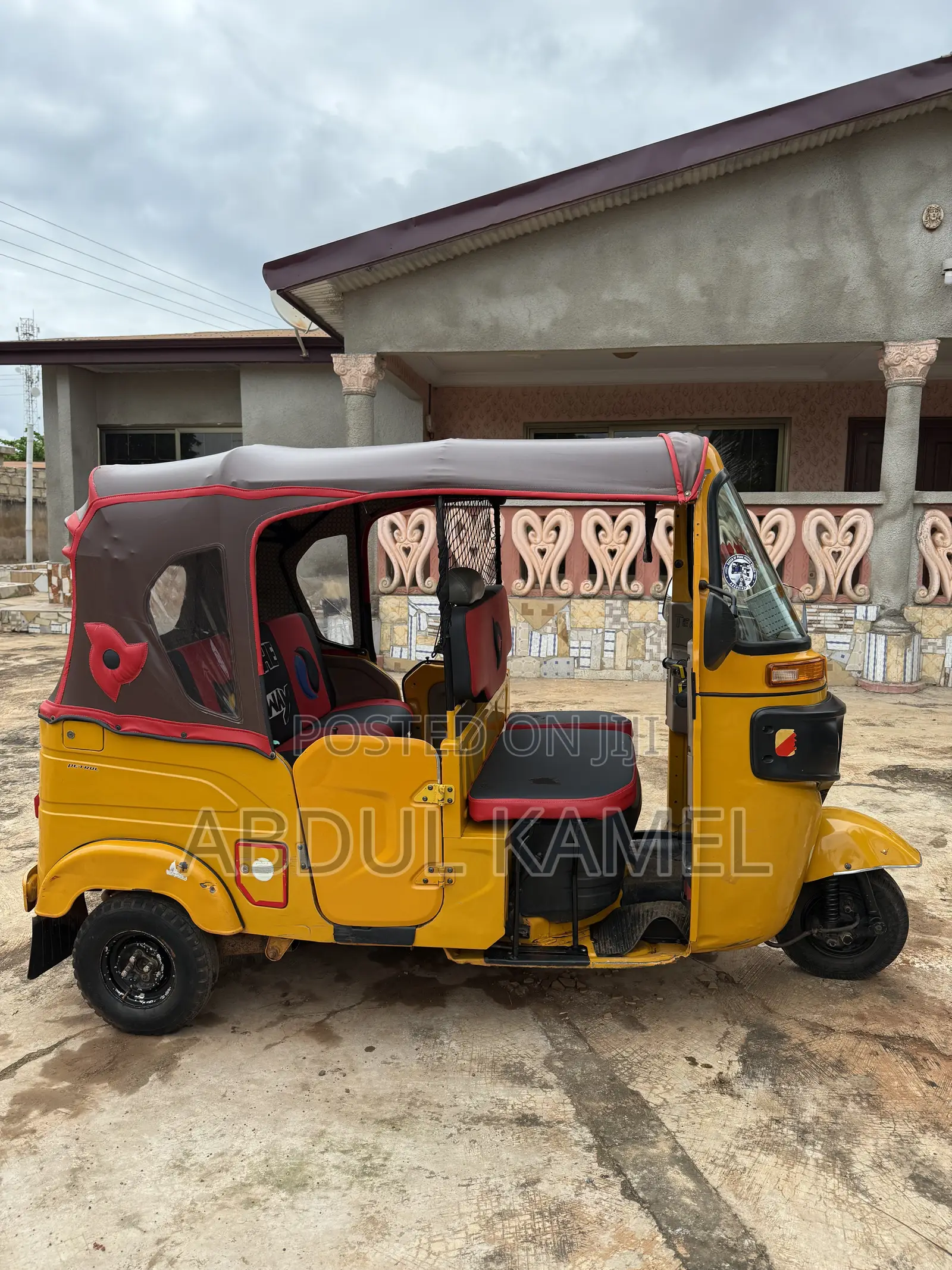 Bajaj RE 2025 Yellow