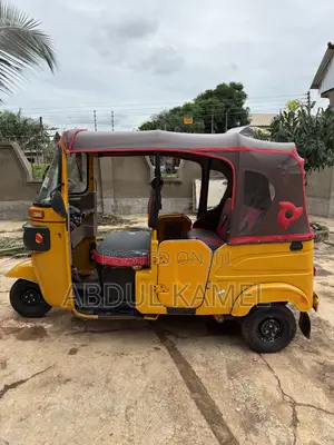 Bajaj RE 2025 Yellow