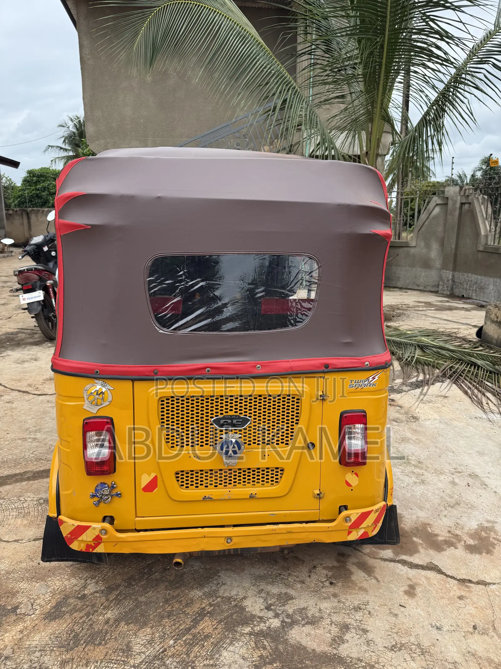 Bajaj RE 2025 Yellow