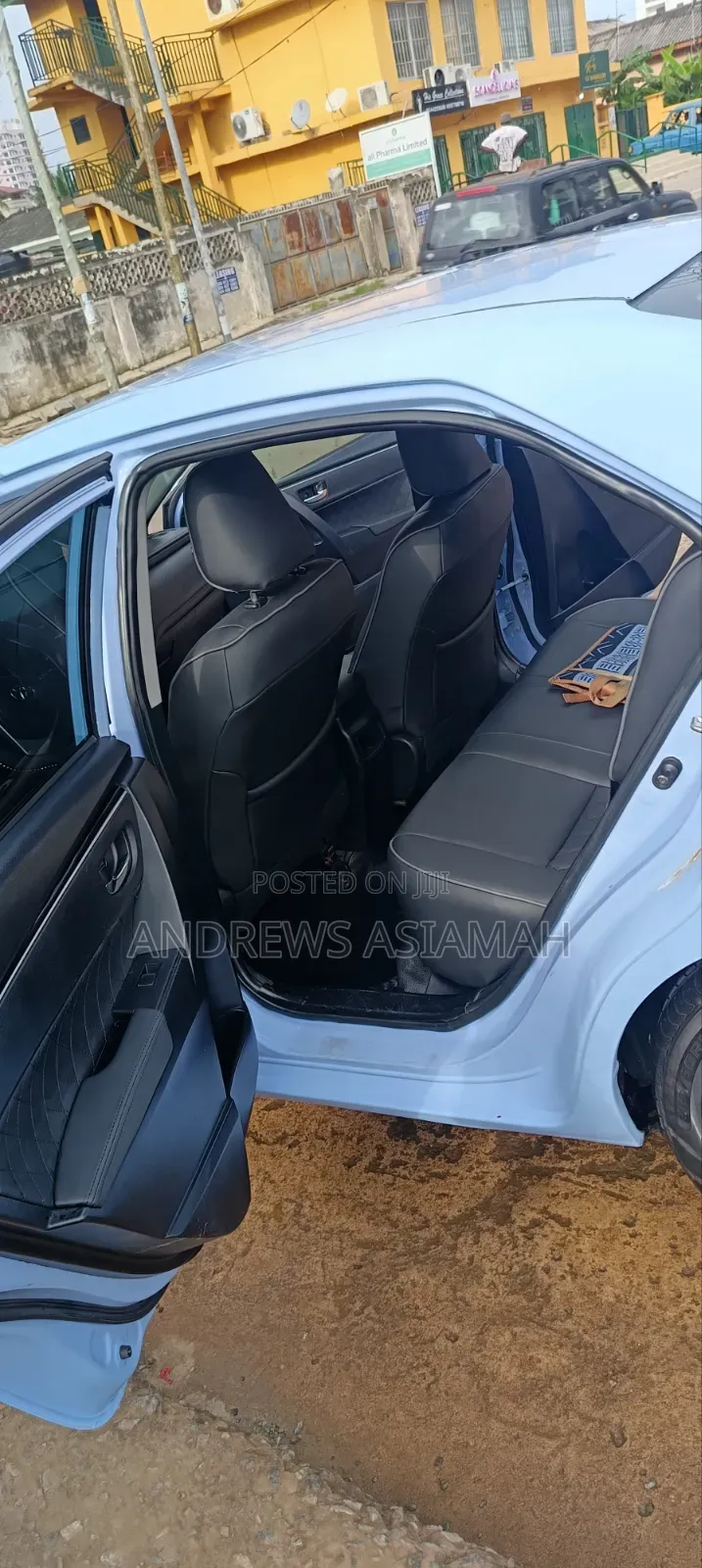 Toyota Corolla L (1.8L 4cyl 2A) 2018 Blue