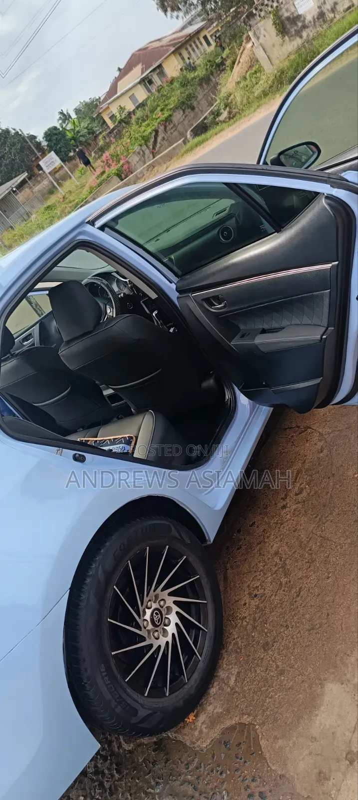 Toyota Corolla L (1.8L 4cyl 2A) 2018 Blue